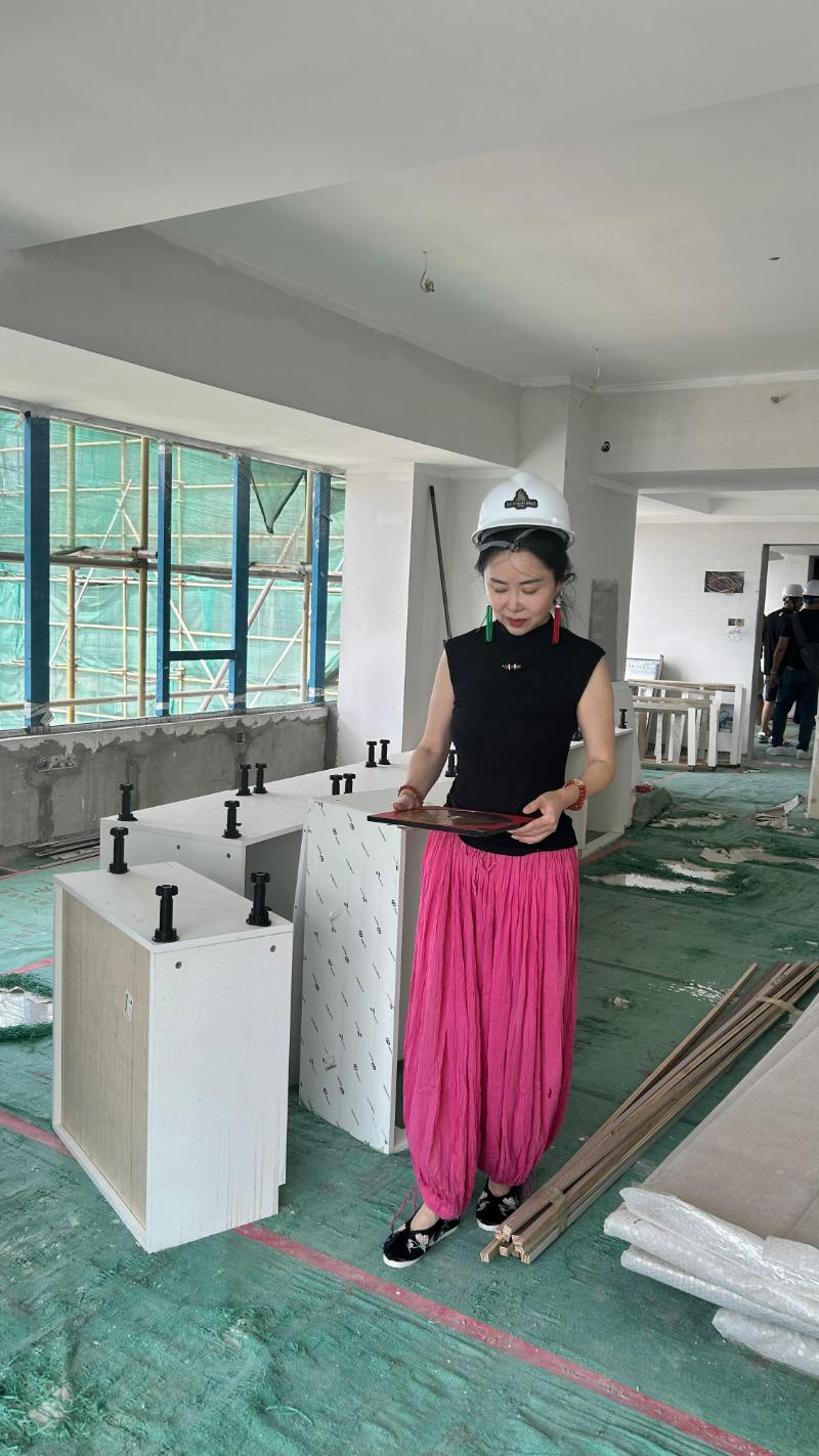Master Yixin Assessing On-site Energy While Doing Residential Feng Shui